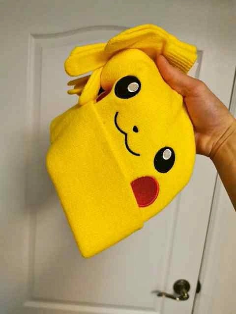 Pokemon Pikachu Hat and Glove Set