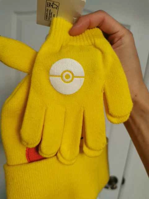Pokemon Pikachu Hat and Glove Set - photo 2