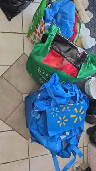 Shoppers Drug Mart Bags - 10 - photo 3
