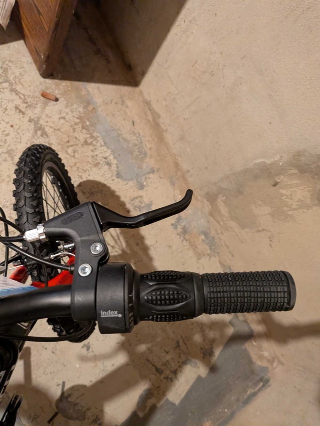 Huffy Algonquin 18-inch Boys’ Mountain Bike, Black - photo 4