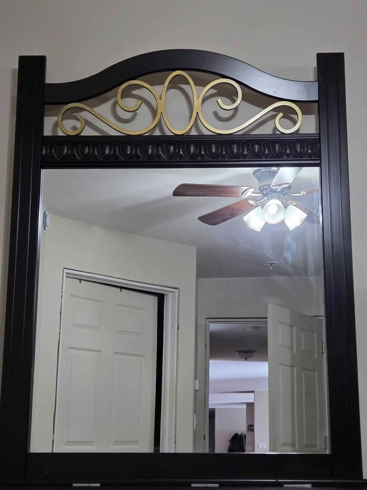 Bkack dresser w/mirror and 2 night stands - photo 3