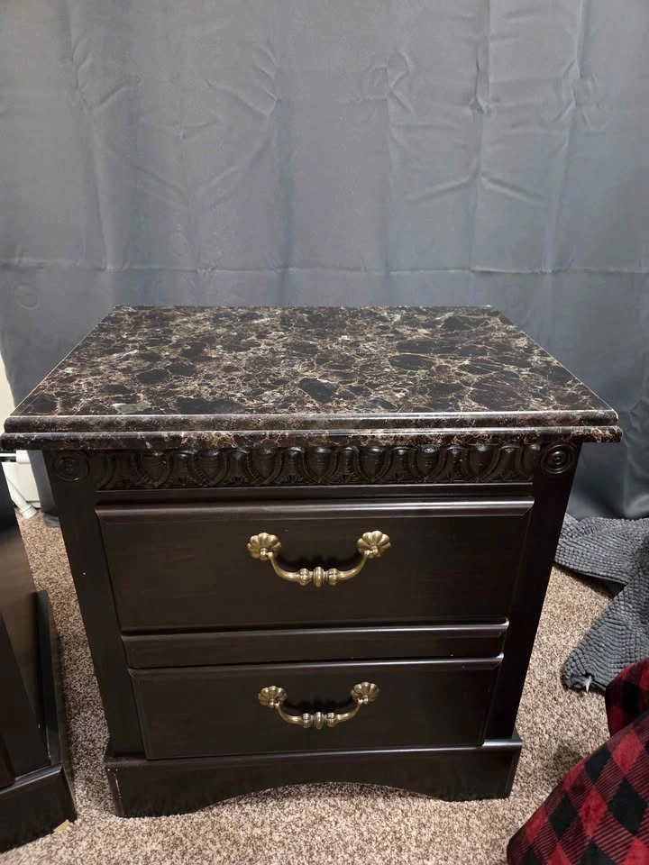 Bkack dresser w/mirror and 2 night stands - photo 5