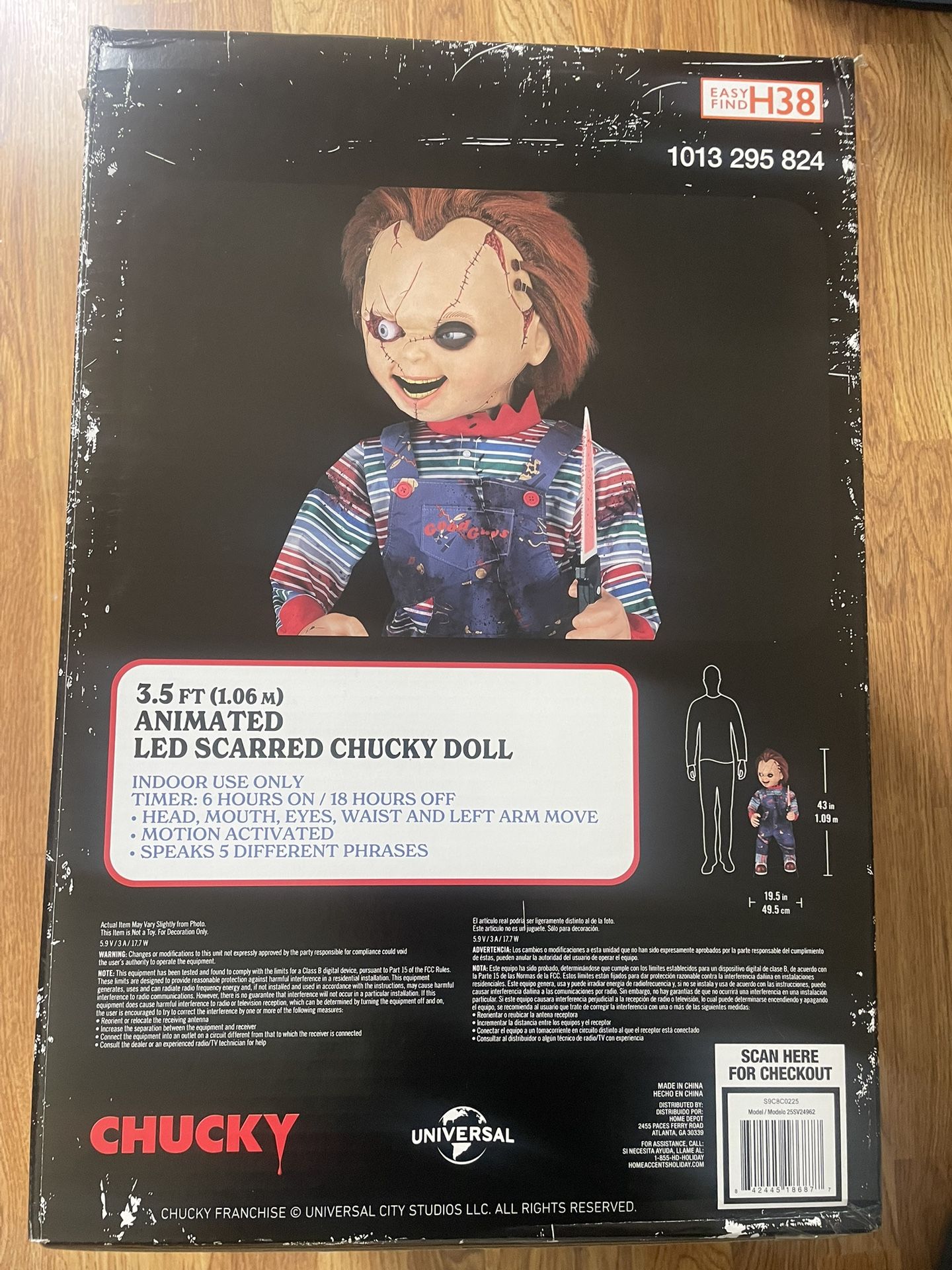 3.5 ft Animated LED Scarred Chucky Figurine - photo 5