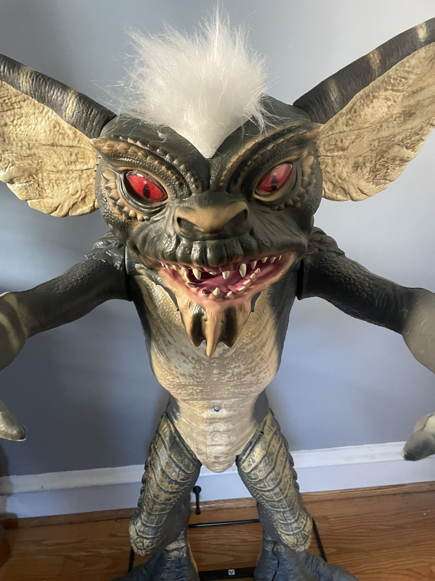 3.5 ft. Animated LED Gremlin Stripe H1 By Gemmy - photo 2