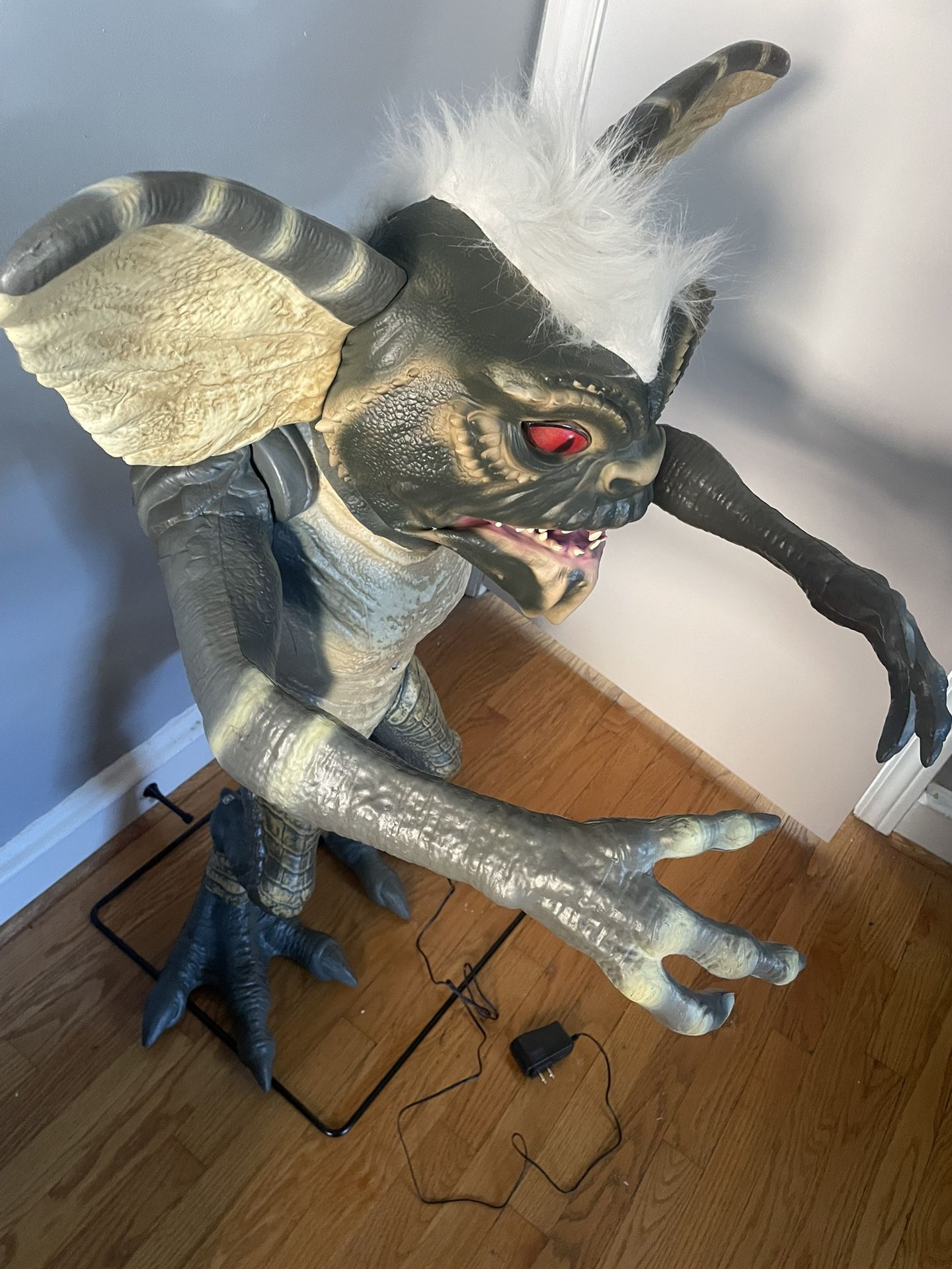 3.5 ft. Animated LED Gremlin Stripe H1 By Gemmy - photo 3