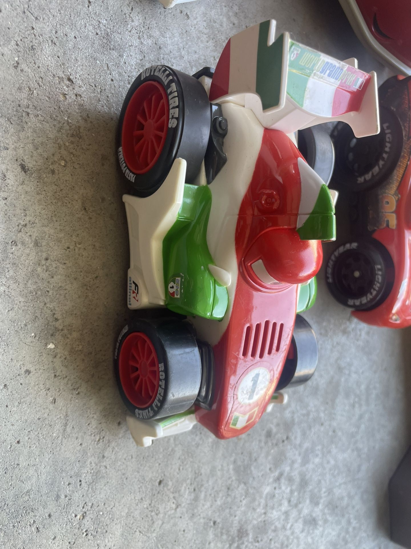 Vintage Fisher-Price Cars World Grand Prix Shake ‘N Go Playset - photo 5