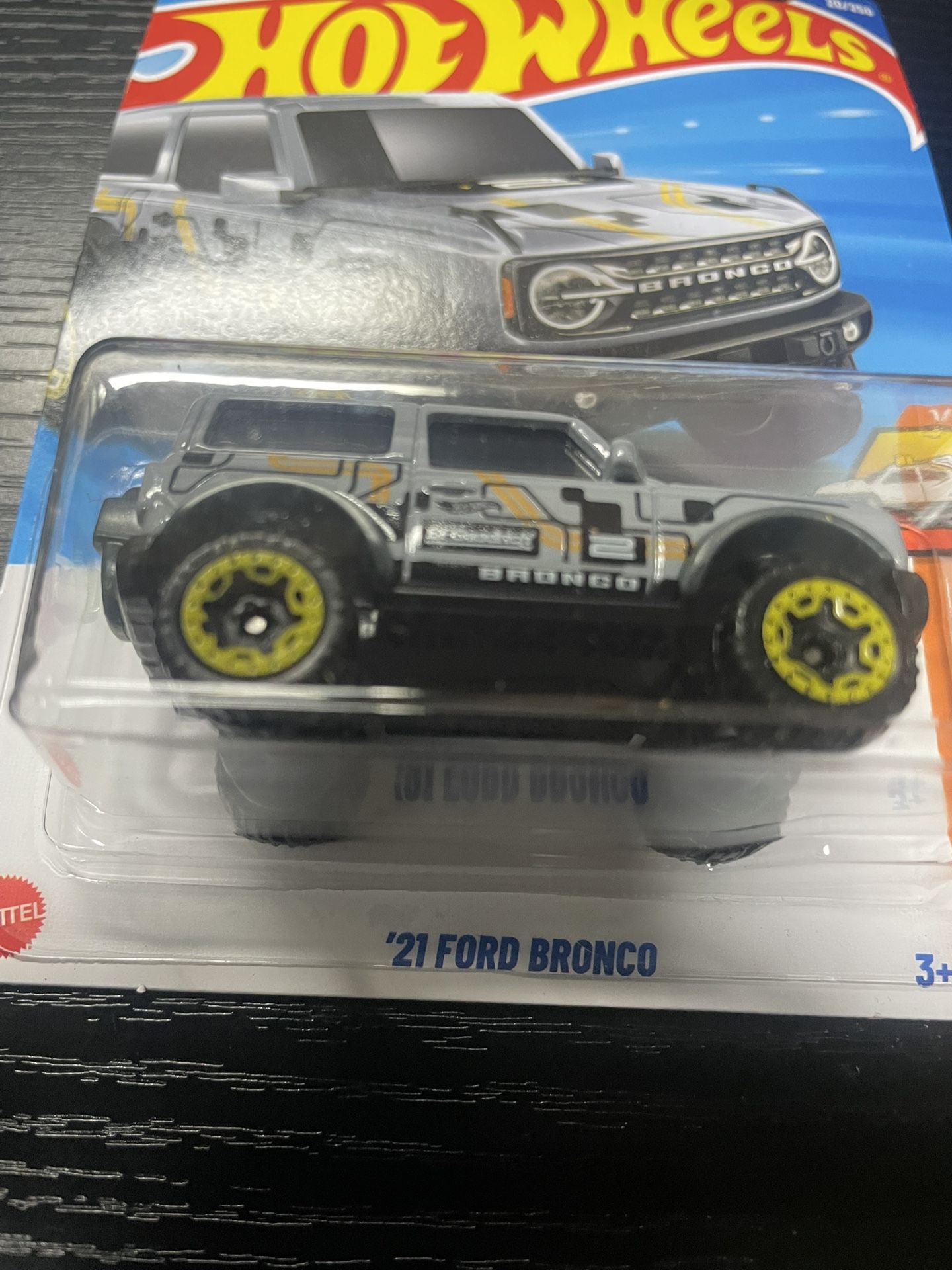Hot Wheels 2021 Ford Bronco - Gray - HW Hot Trucks - photo 2