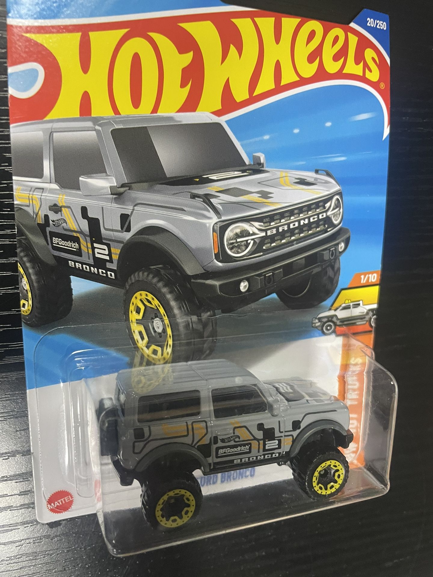 Hot Wheels 2021 Ford Bronco - Gray - HW Hot Trucks - photo 3