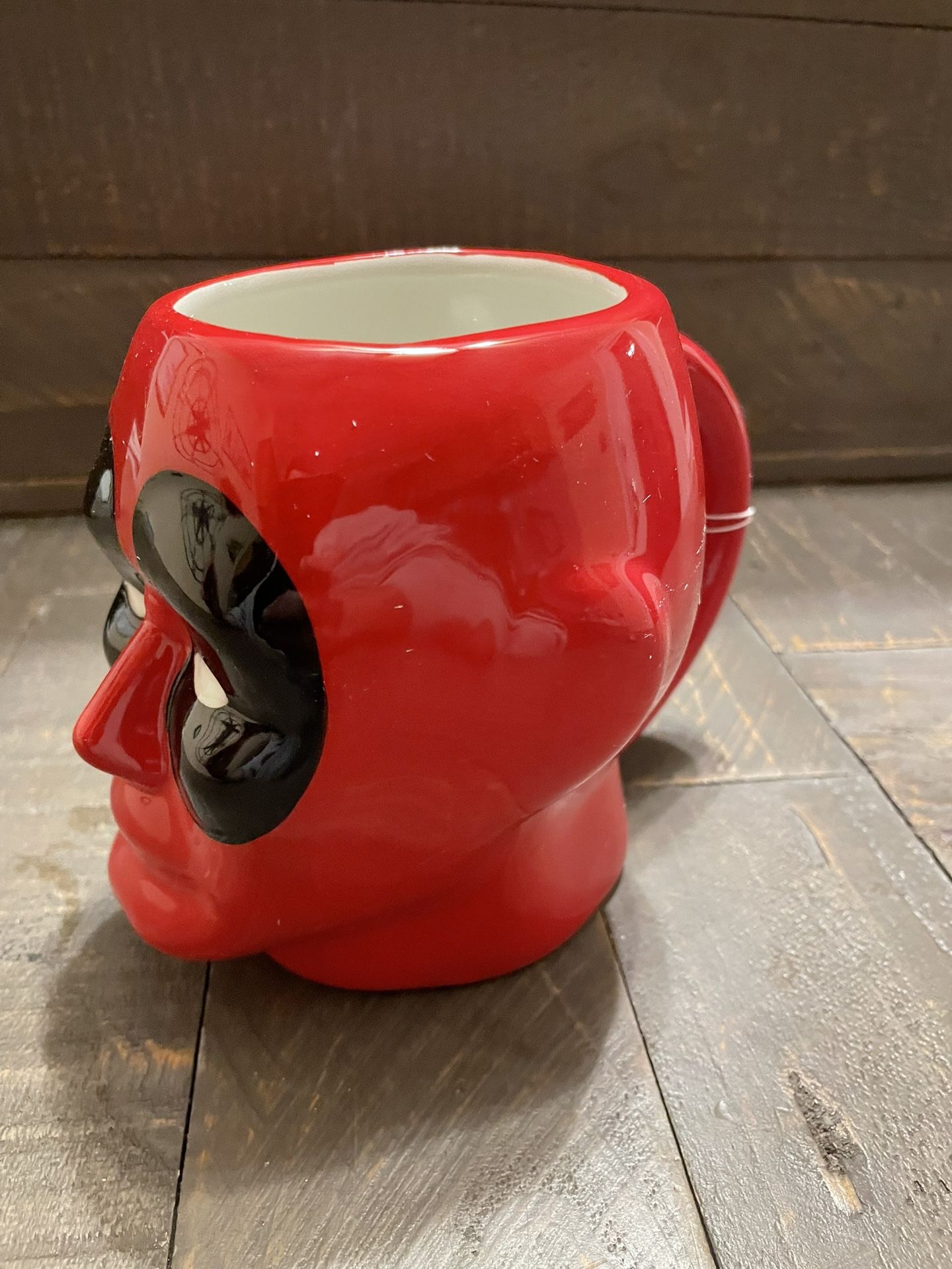 NEW Marvel Deadpool 3-D Sculpted 20 Oz Ceramic Mug - photo 3