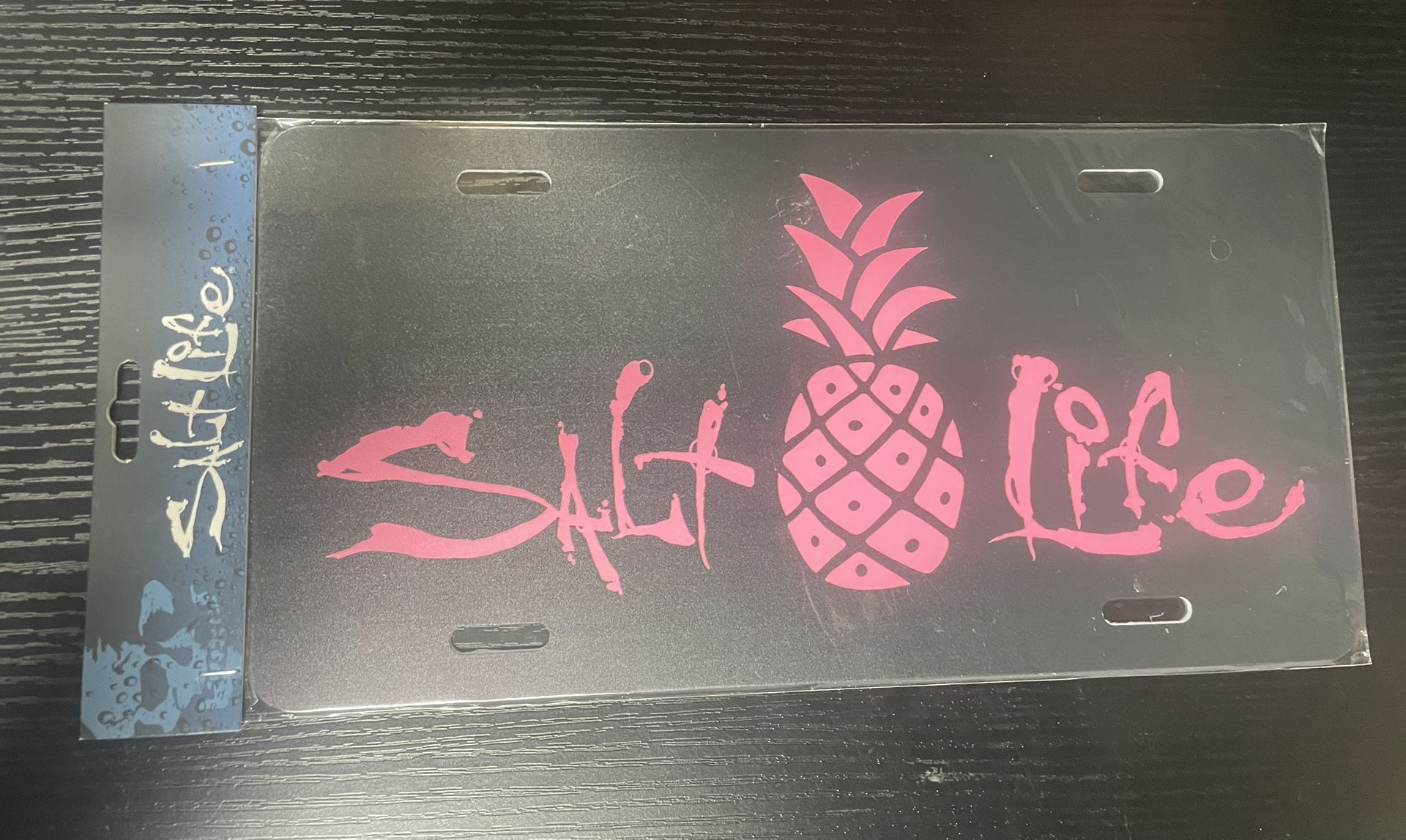 Salt Life Pink Pineapple License Plate / Wall Hanging