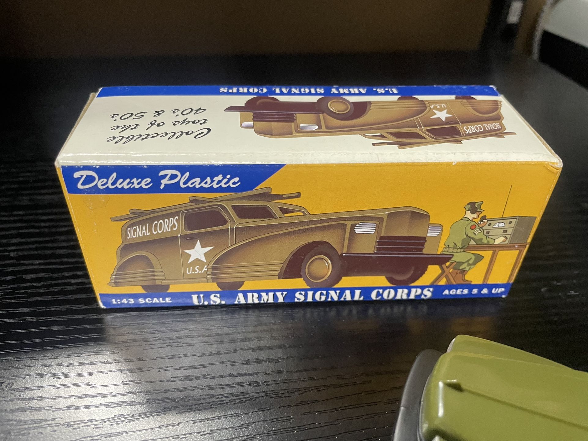 US Army Signal Corps Truck 1:43 Scale Vintage - photo 3
