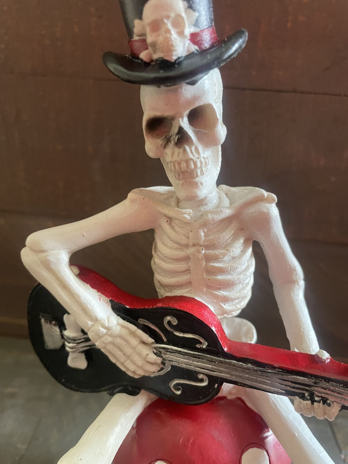 Resin Skeleton Playing Guitar On A Mushroom - photo 2