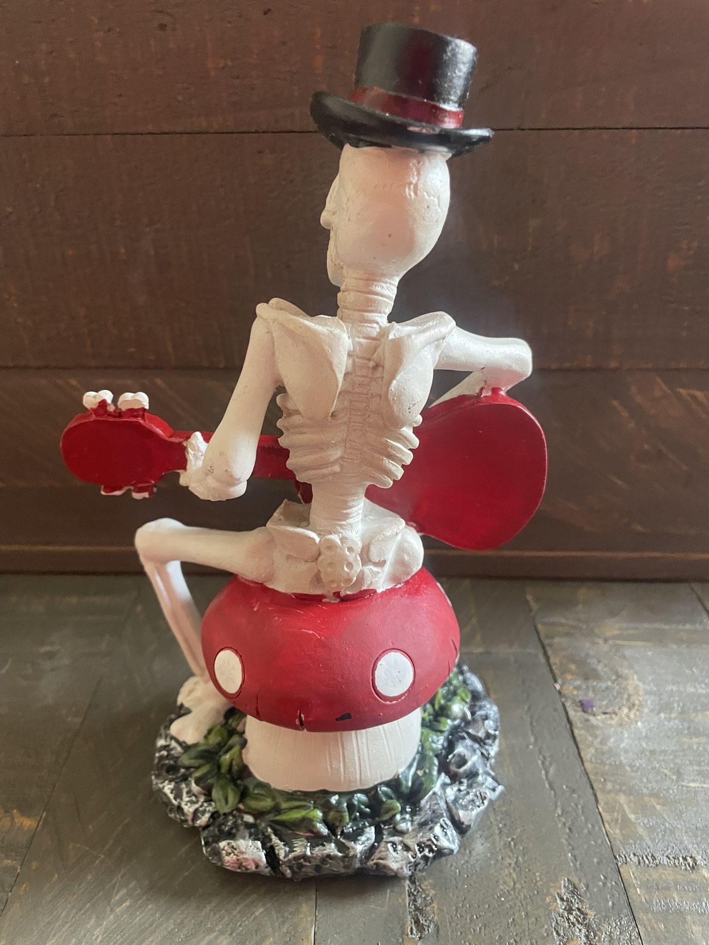Resin Skeleton Playing Guitar On A Mushroom - photo 4