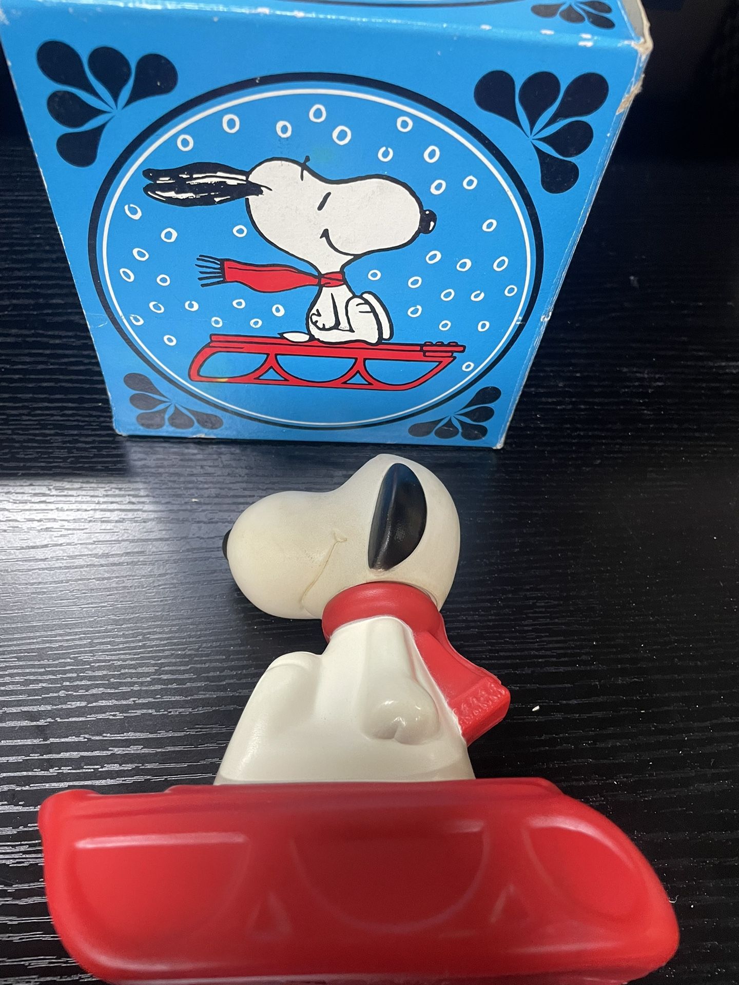 Vintage Avon Snoopy Bubble Bath Snow Flyer 1972 Red Sled