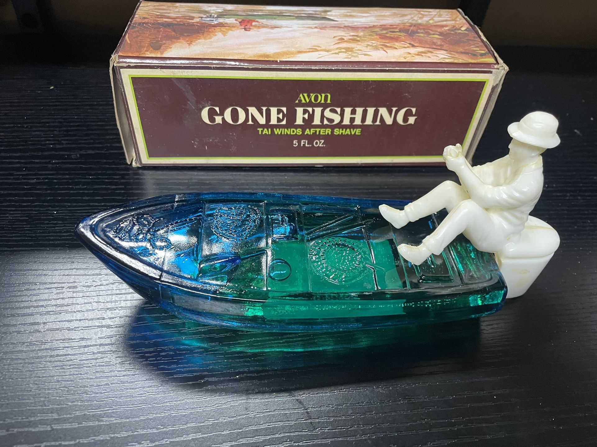 Avon "Gone Fishing" Tai Winds Aftershave Decanter - Full