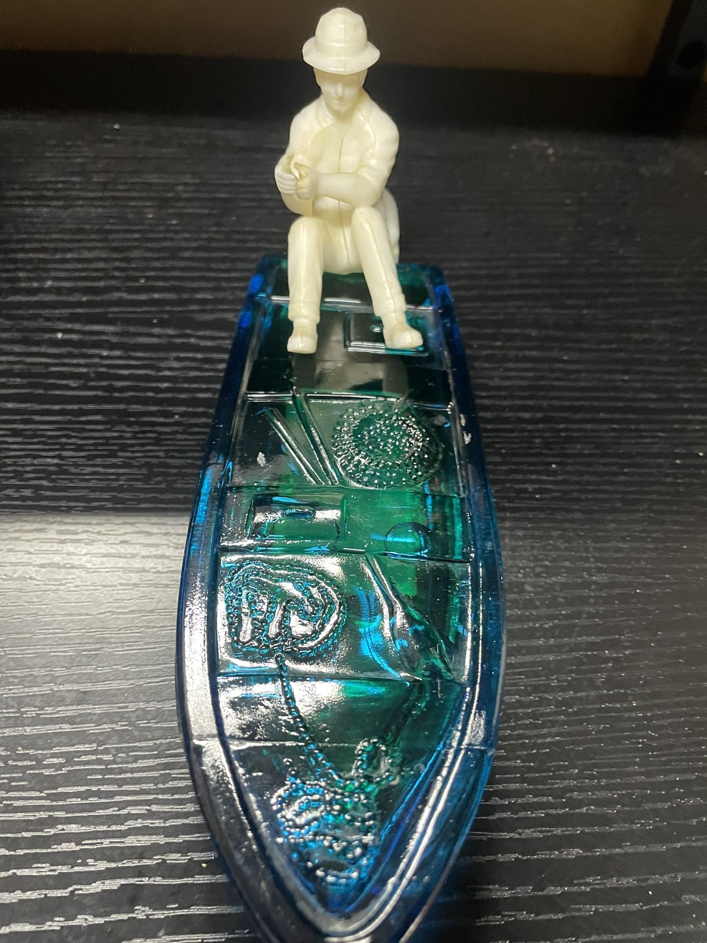 Avon "Gone Fishing" Tai Winds Aftershave Decanter - Full - photo 2
