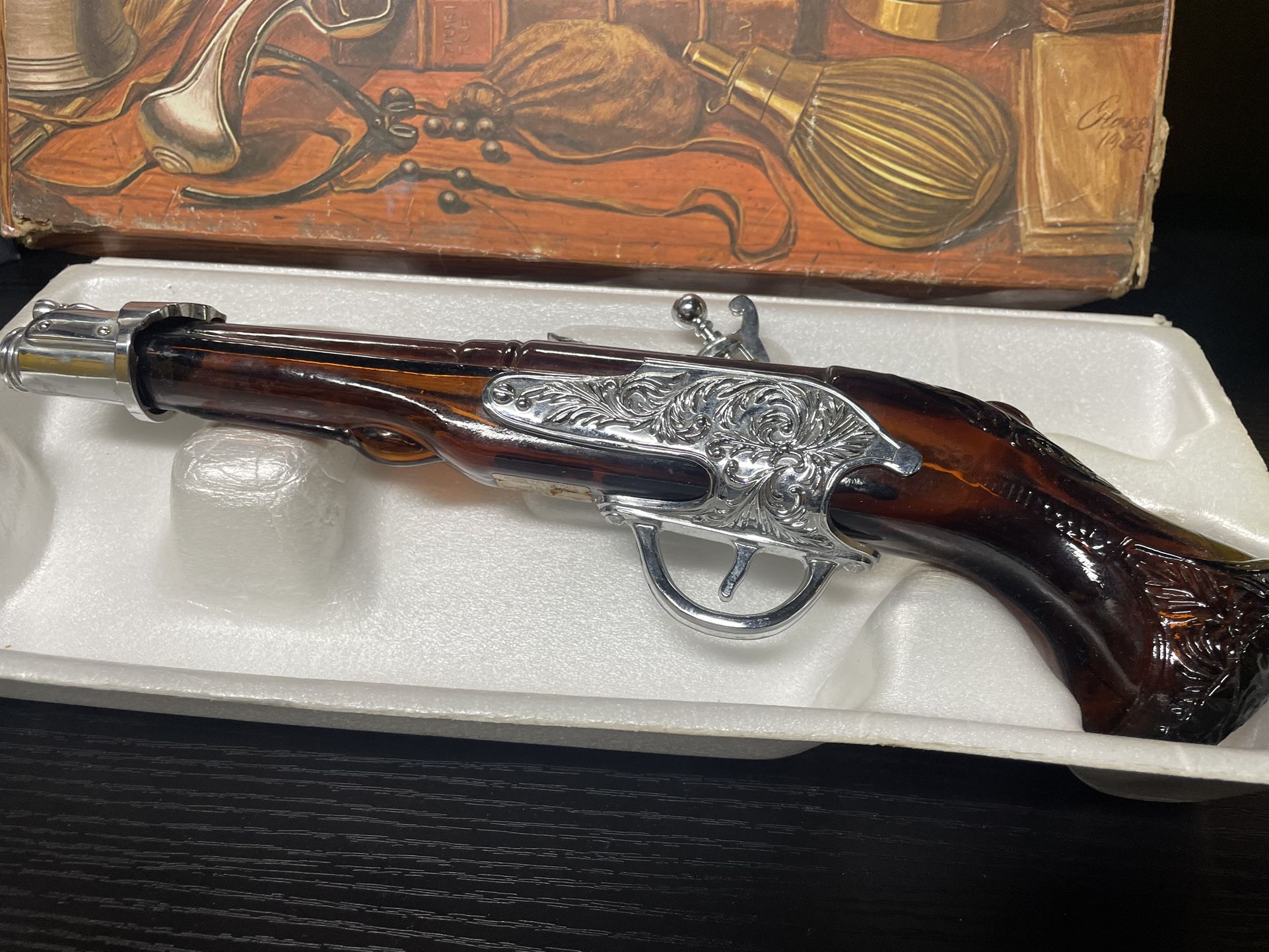 Vintage Avon Dueling Pistol 1760 Aftershave Decanter - photo 2