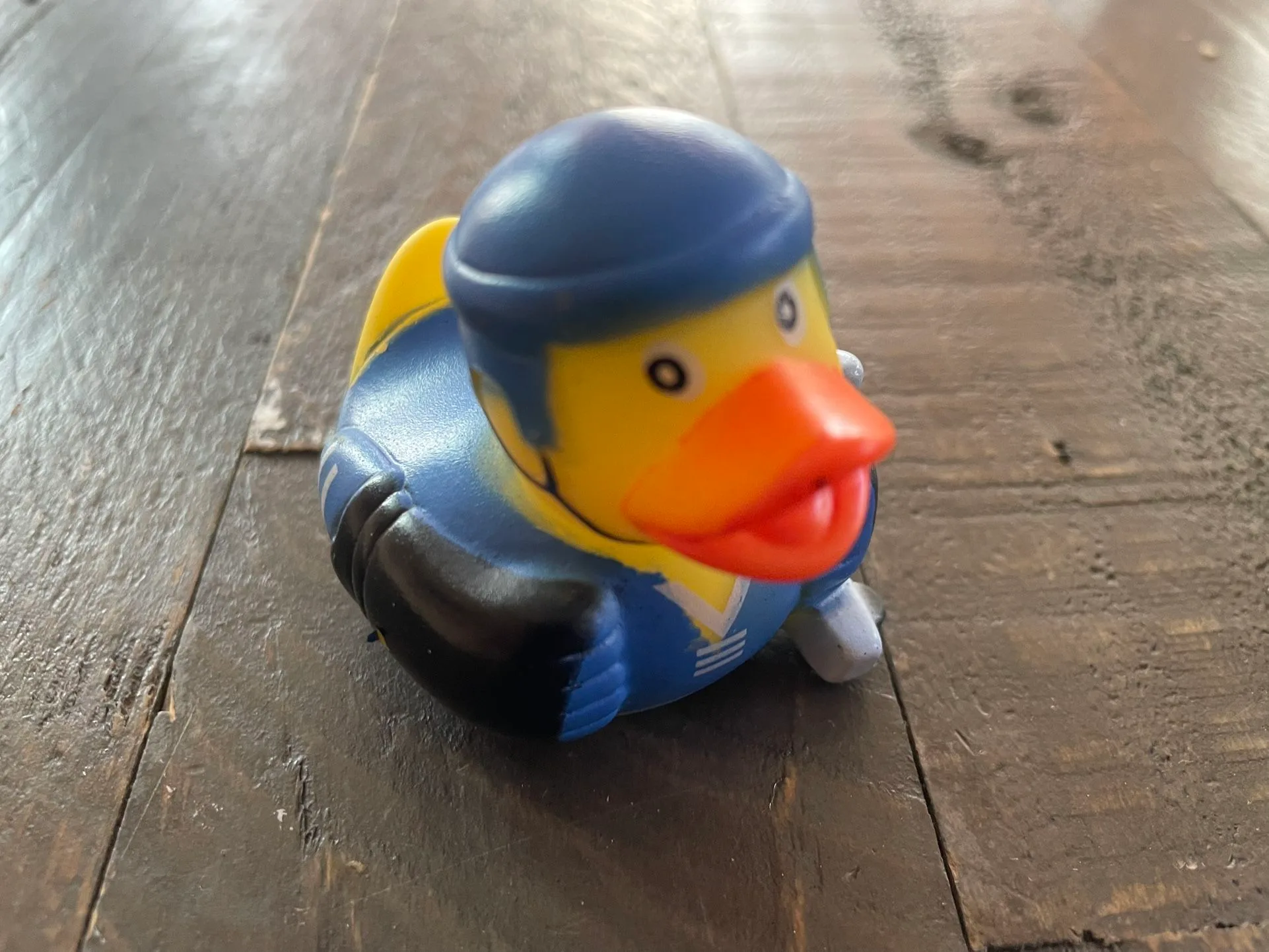 NEW - Hockey Squeaky Duck For Jeep, Work, Play, Bath - Blue