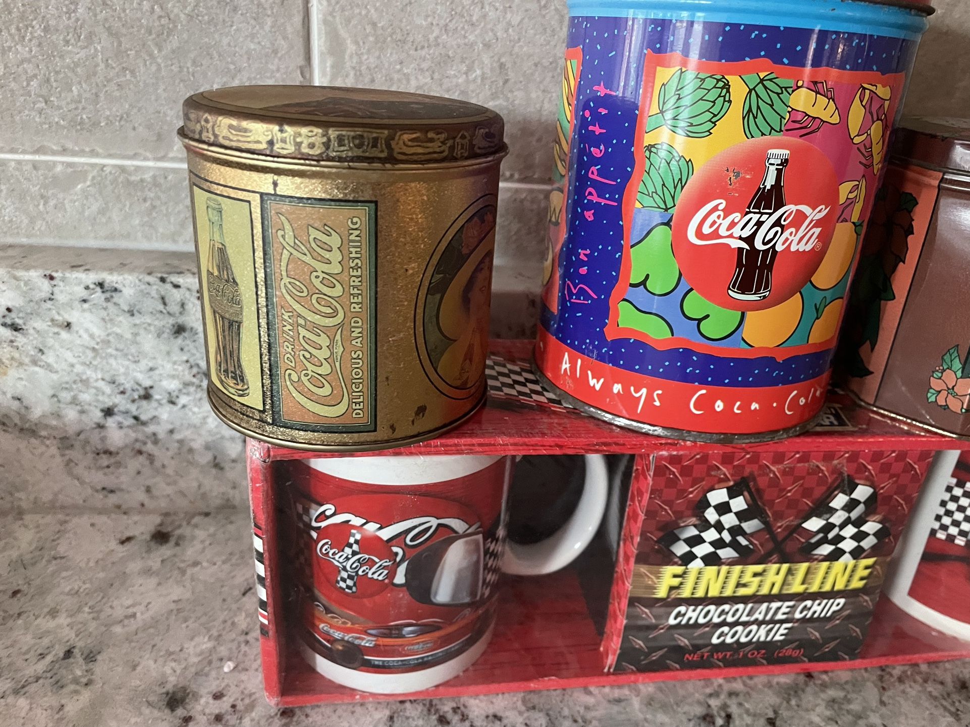 Coca-Cola Vintage Tins & Nascar Mug Set - photo 3
