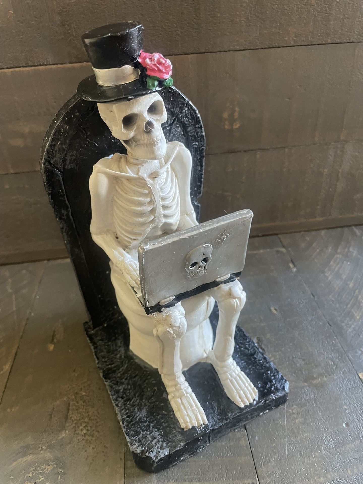NEW - Halloween Skeleton on Toilet with Computer