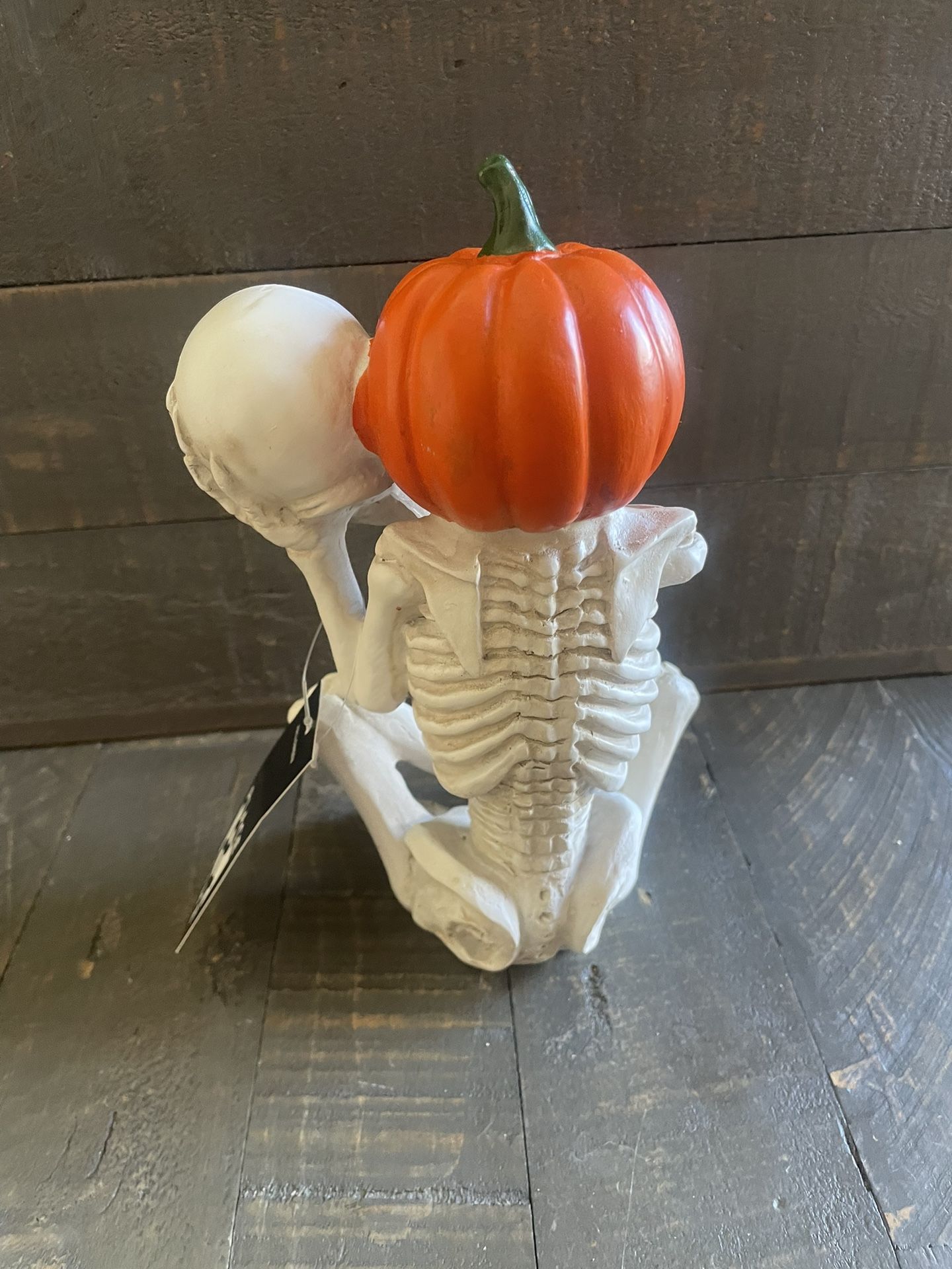 NEW - Halloween Pumpkin Skeleton Resin Figurine - photo 3