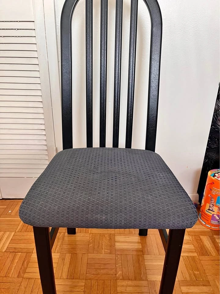 ** Set of 4 Chairs **