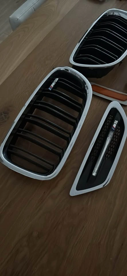 BMW M5 F10 Grille Side Grilles - photo 3