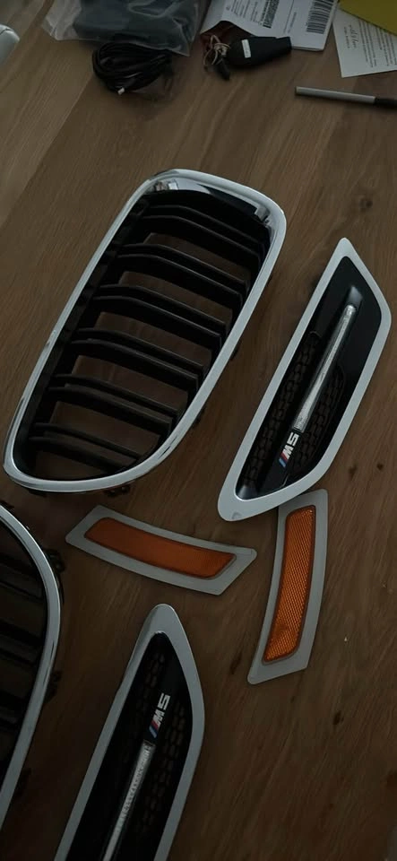 BMW M5 F10 Grille Side Grilles - photo 4