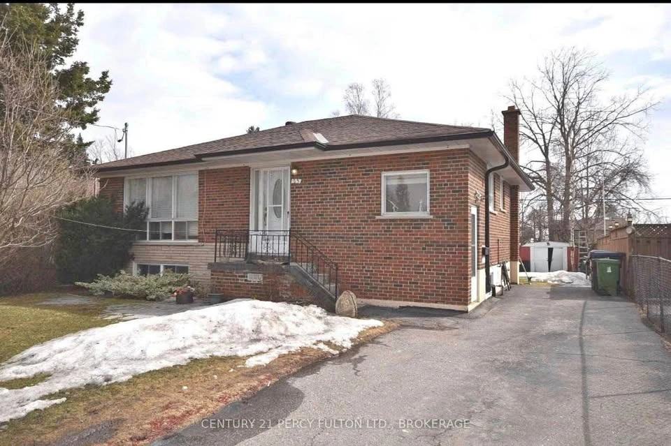 3 Beds 1 Bath - House