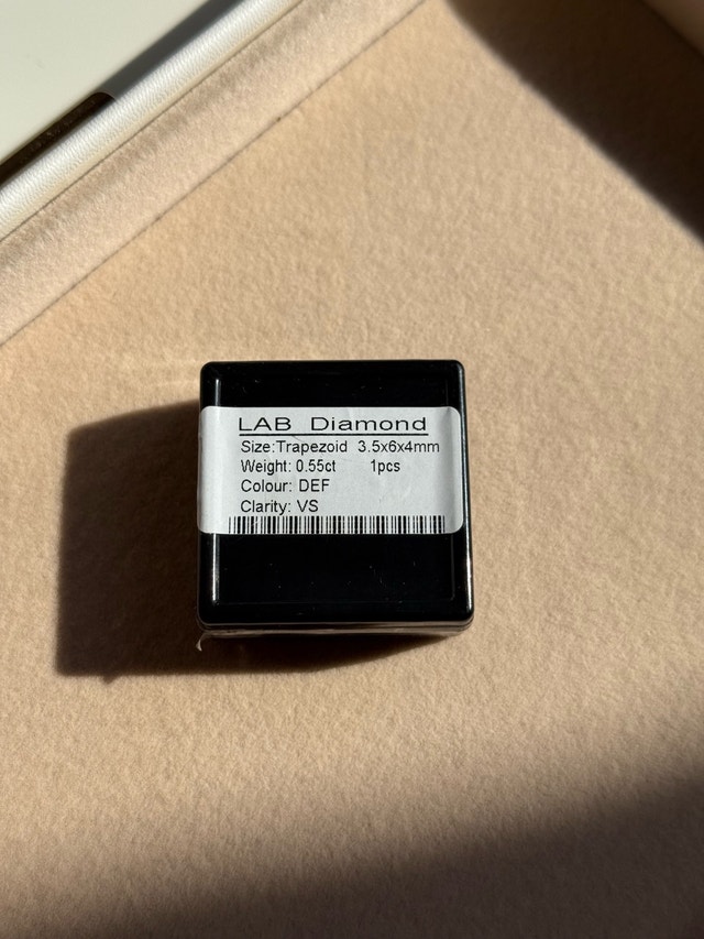 0.55ct Lab Diamond - Trapezoid Cut (3.5x6x4mm) - DEF Color, VS - photo 3