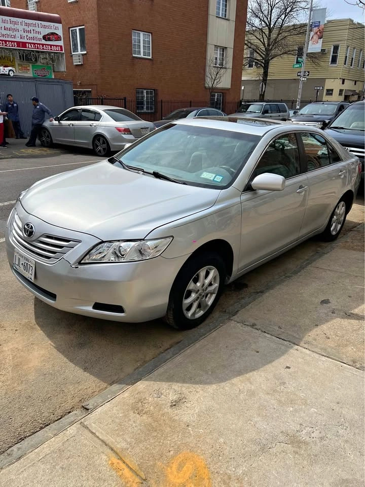 2009 Toyota Camry LE Sedan 4D