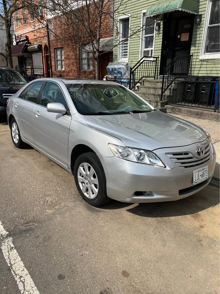 2009 Toyota Camry LE Sedan 4D - photo 3