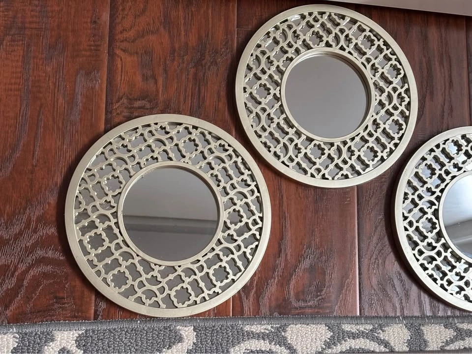 Mirrors - 3 - photo 2
