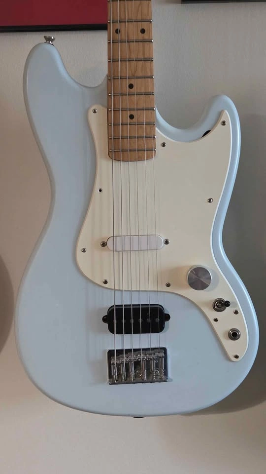 Bronco Bass baritone guitar unicorn thingy in surf blue - photo 2