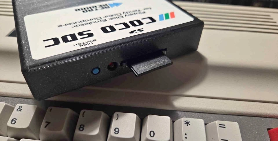 TRS-80 TANDY COLOUR COMPUTER 3 (COCO 3) w/ Programs