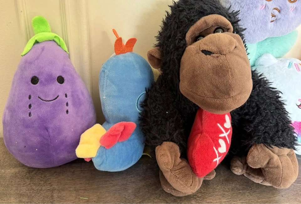10 Plushies Bundle - Disney, Gabby's Dollhouse, Jellycat-style & - photo 2