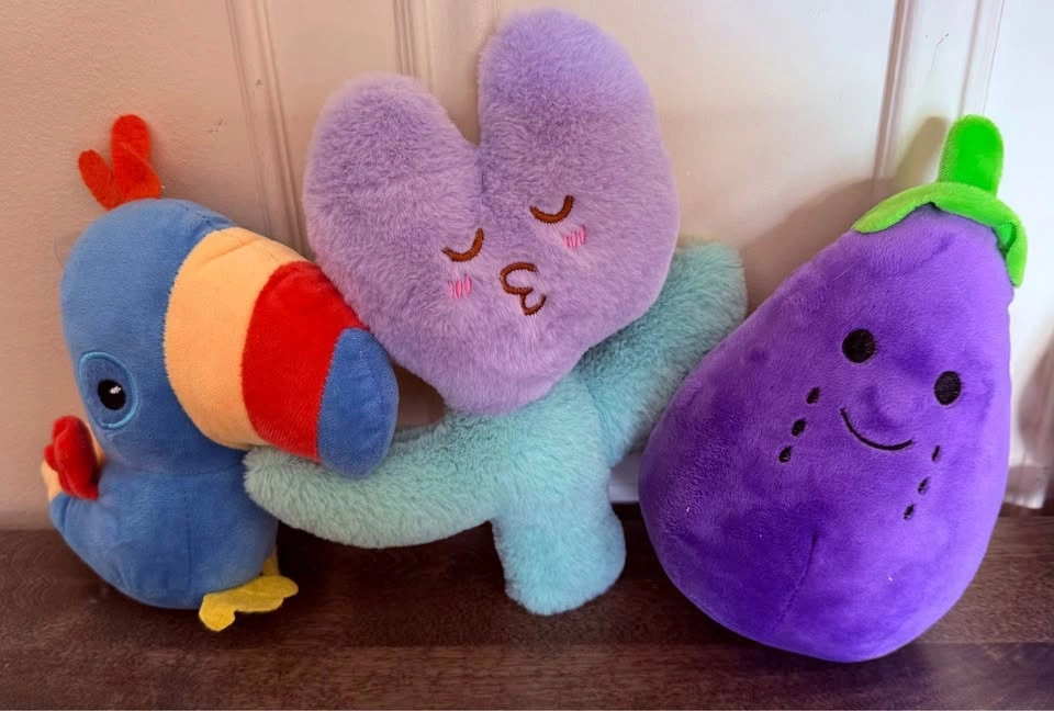 10 Plushies Bundle - Disney, Gabby's Dollhouse, Jellycat-style & - photo 5