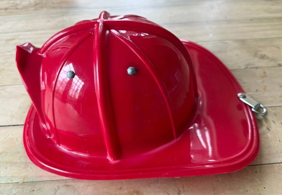 Aeromax Junior Firefighter Helmet - Like New - photo 2