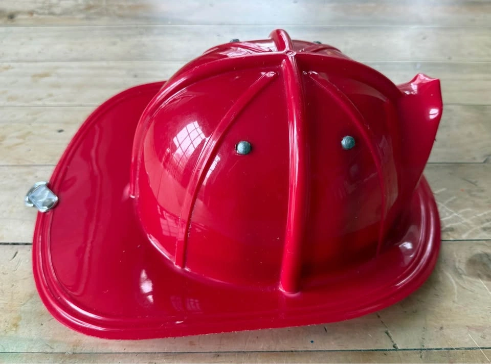 Aeromax Junior Firefighter Helmet - Like New - photo 3
