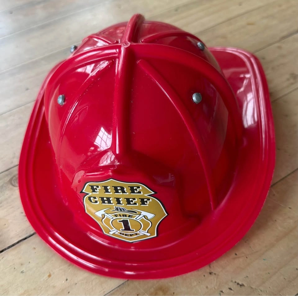 Aeromax Junior Firefighter Helmet - Like New - photo 5