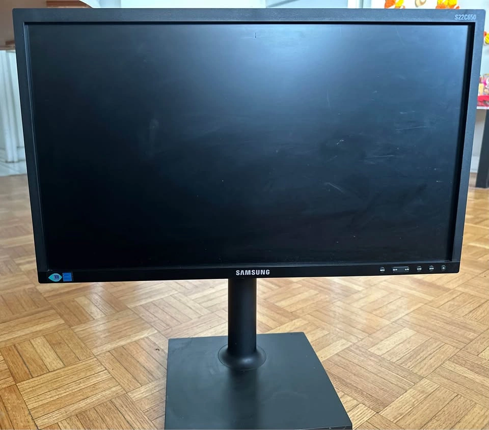 Samsung 22” Monitor (S22C650) – Great condition - photo 2