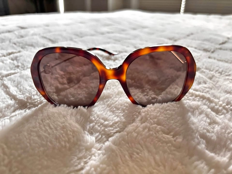 Carolina Herrera Tortoise Shell Oversized Sunglasses - NEW