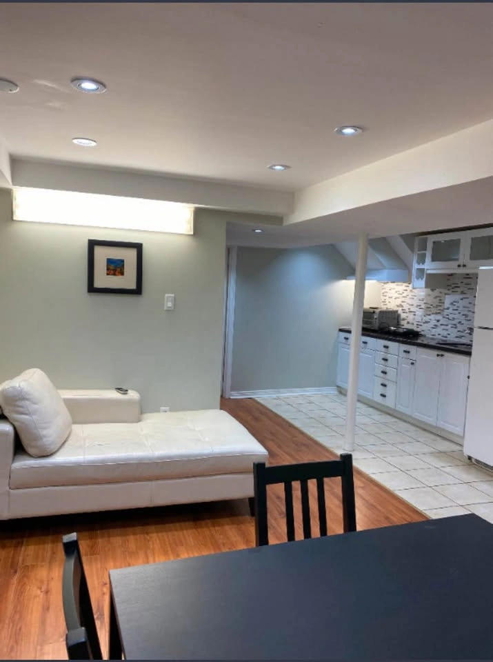 1 Bed 1 Bath - Apartment - photo 4