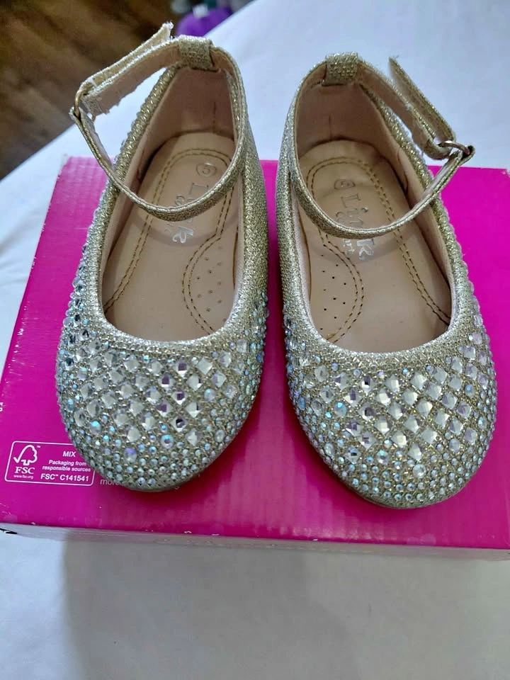 Kids shoes Size 5