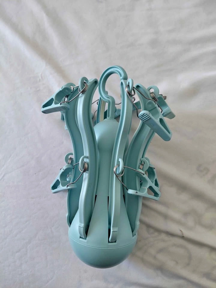 Multi clip clothes rack Home goods