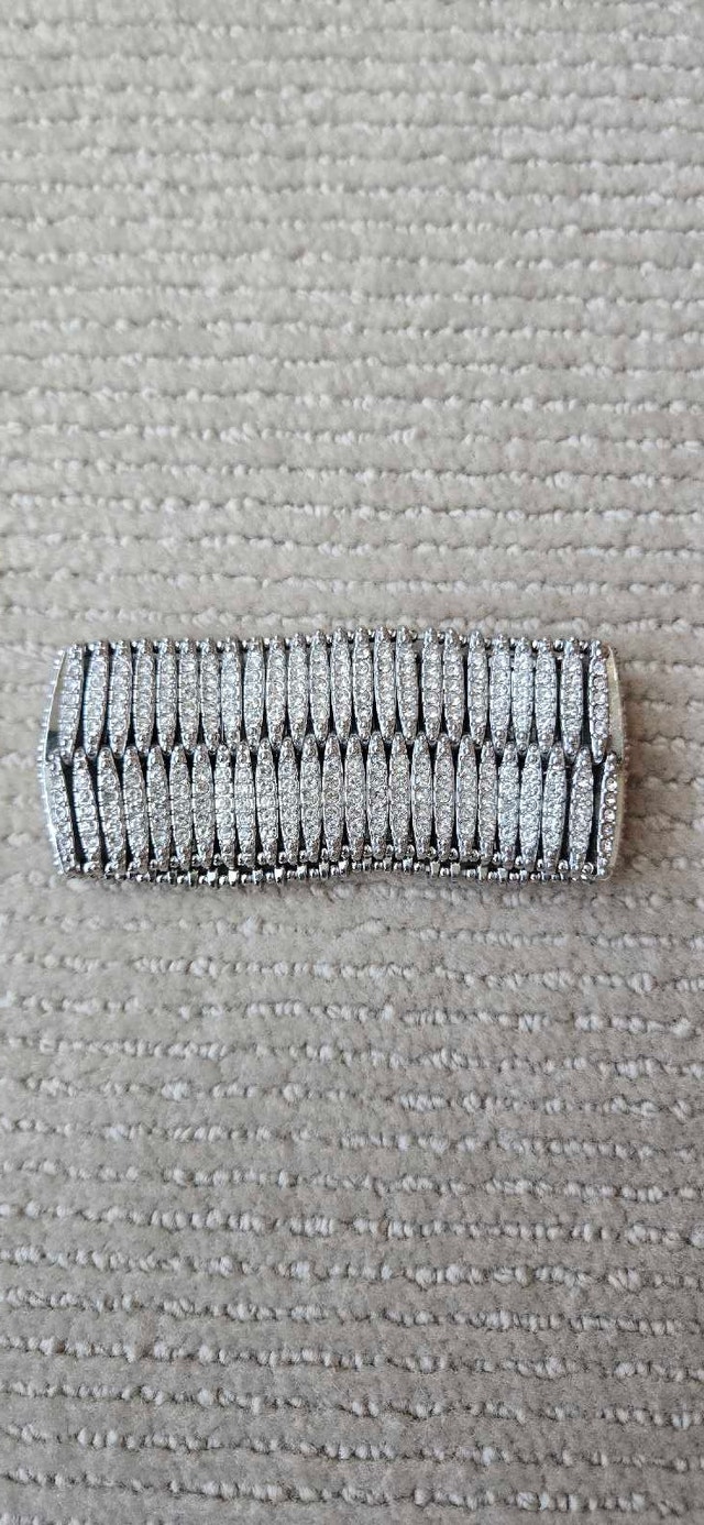Used Bracelets and Hair Pins - photo 2