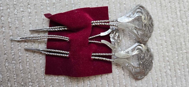 Used Bracelets and Hair Pins - photo 3