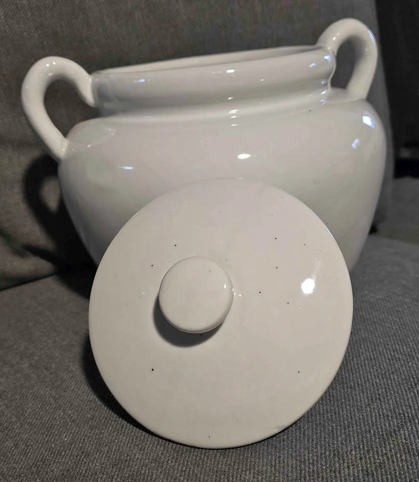 Vintage White Ceramic Bean Pot – Classic Farmhouse Style