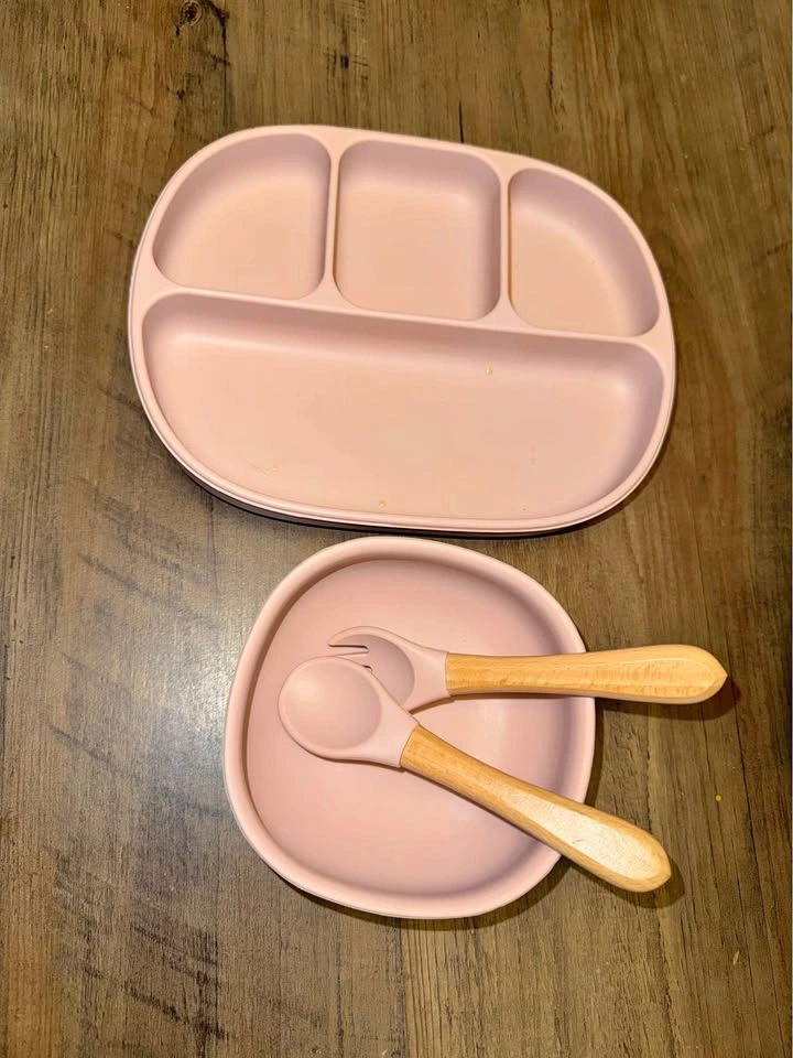 Baby silicone dinner set - light pink