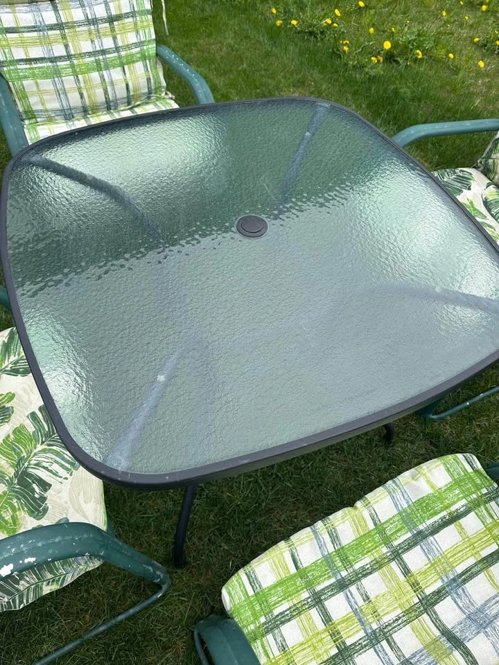 4 Rustic outdoor reclining chairs with table ( no cushions) - photo 2